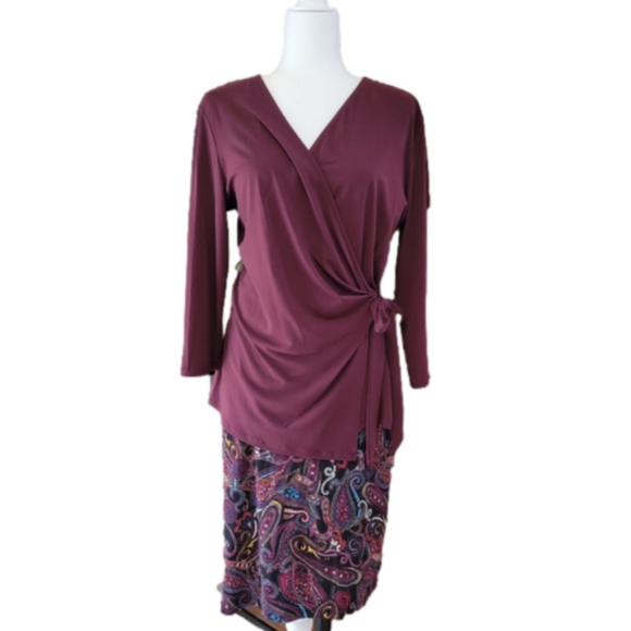 Jaclyn Smith Dresses & Skirts - Jaclyn Smith Skirt Set Burgandy Wrap Top & Black Paisley Skirt Size Large EUC